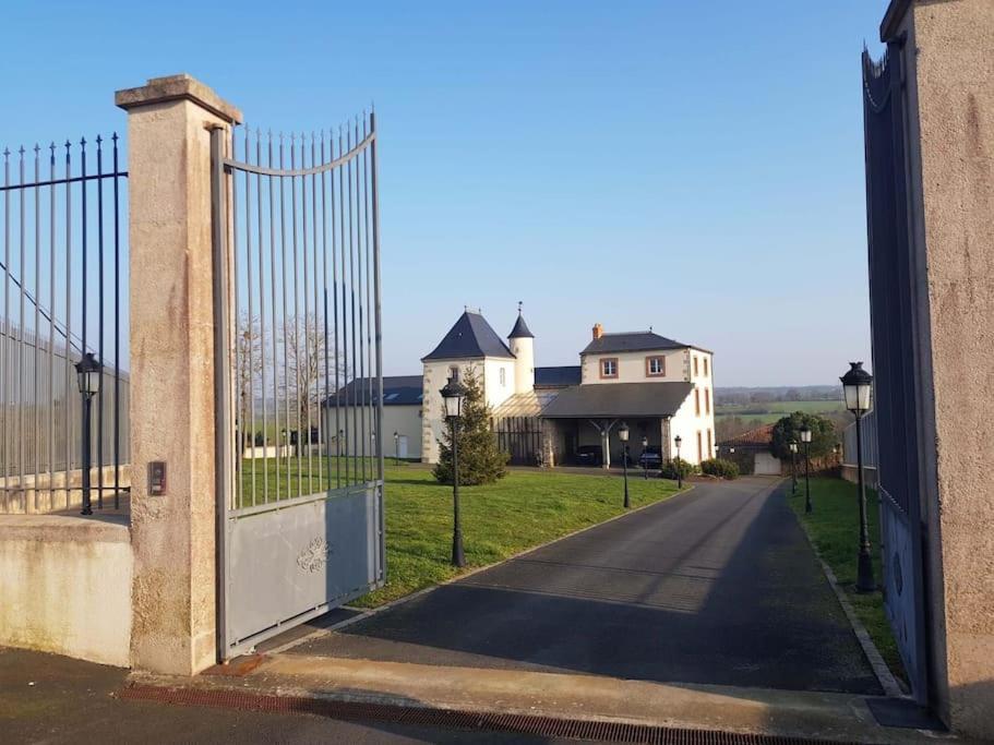 הוילה Mazieres-en-Mauges Le Logis Cholet 49300 Lieu Exceptionnel En Famille Ou Amis מראה חיצוני תמונה